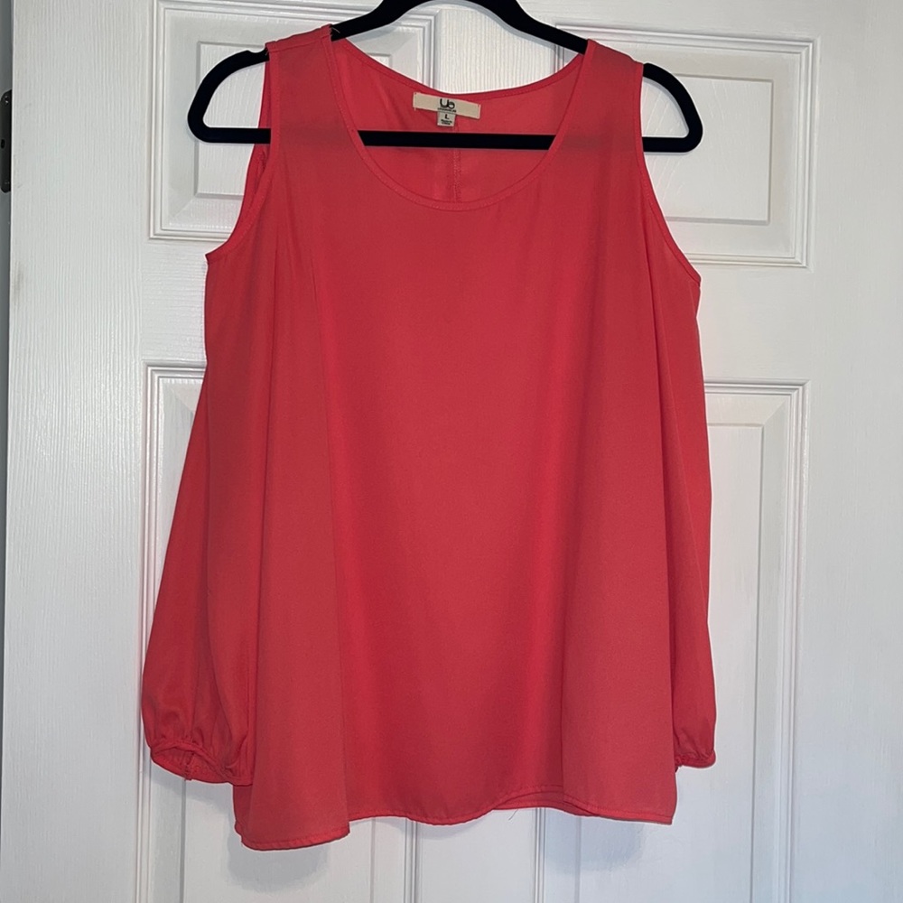 Open shoulder top